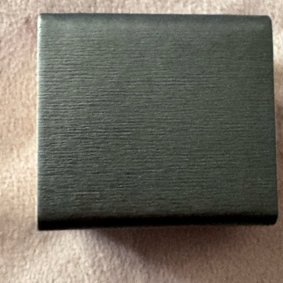 Diamond Stud Earrings Crislu 2ct Silver Cubic Zirconia Gift Box unworn - Picture 4 of 12